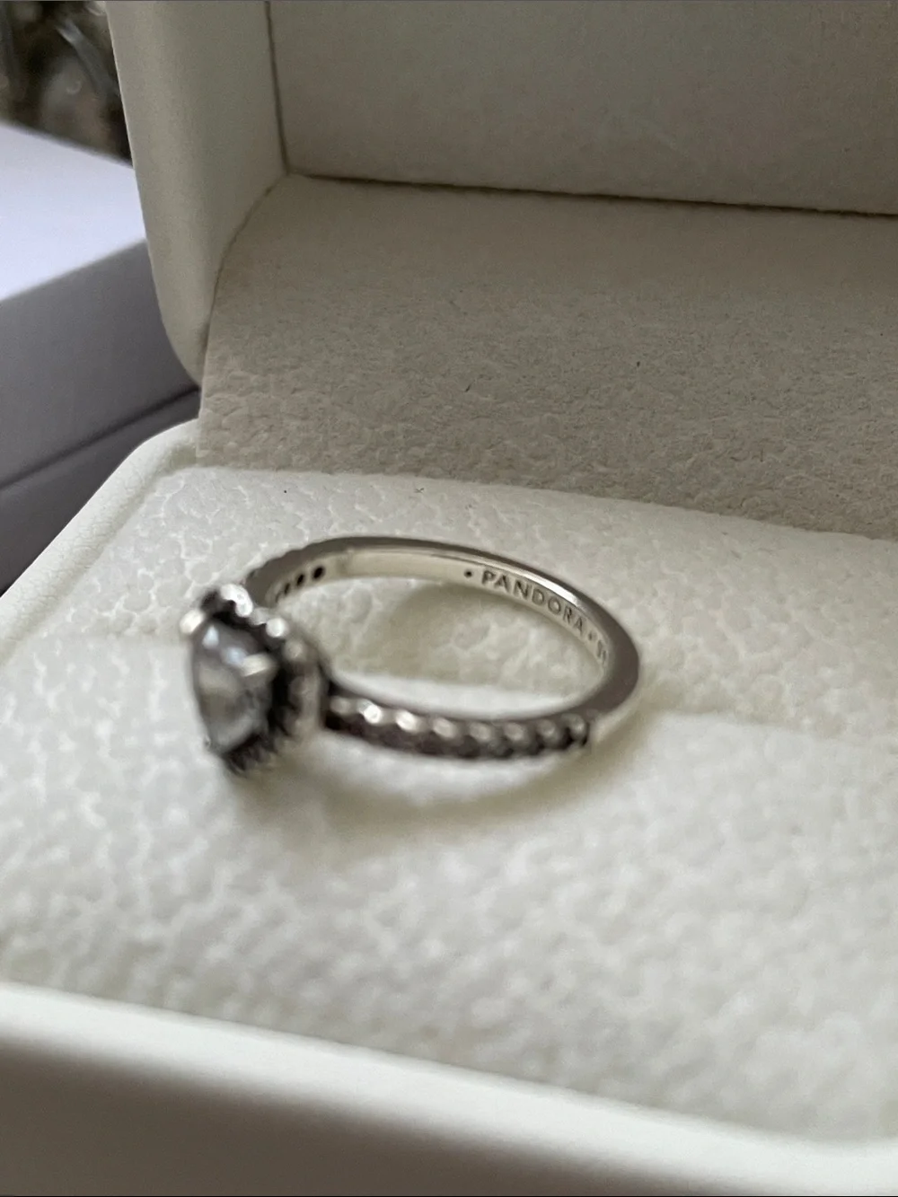 ✨Pandora Silver CZ Elevated Heart Ring✨Like New condition Size 5